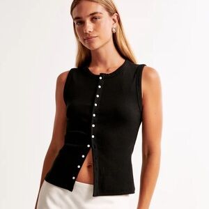 Abercrombie rib crew button up top